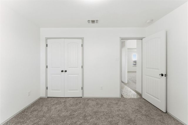 100 Serpentine LN, Jarrell, TX 76537