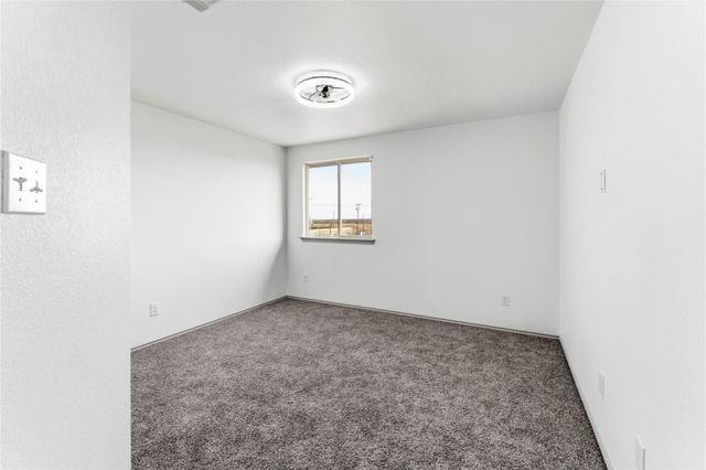 100 Serpentine LN, Jarrell, TX 76537