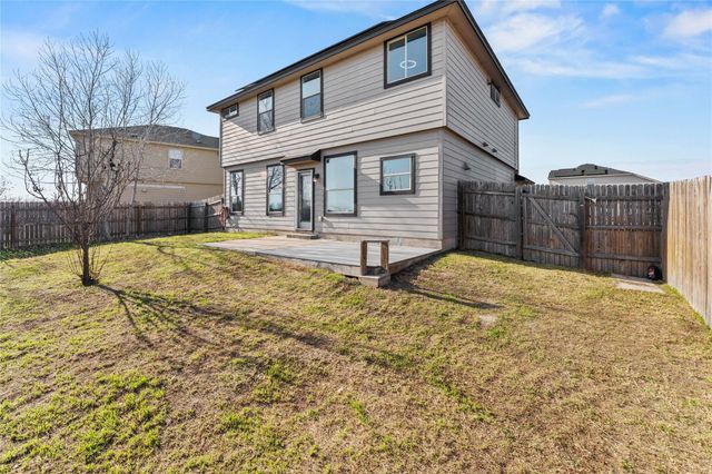 100 Serpentine LN, Jarrell, TX 76537
