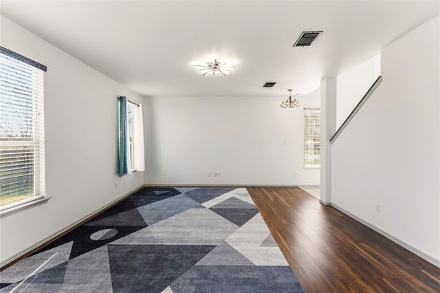 100 Serpentine LN, Jarrell, TX 76537