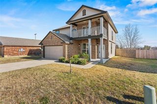 100 Serpentine LN, Jarrell, TX 76537