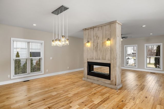 5725 Morrow Rd, Nashville, TN 37209