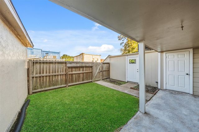 205 Granberry Street, Humble, TX 77338