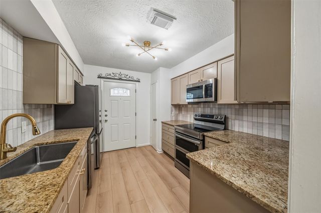 205 Granberry Street, Humble, TX 77338