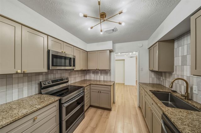 205 Granberry Street, Humble, TX 77338