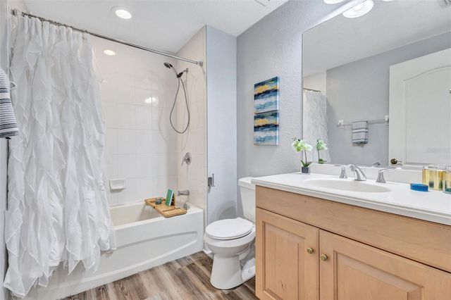 501 HABEN BOULEVARD 202, Palmetto, FL 34221