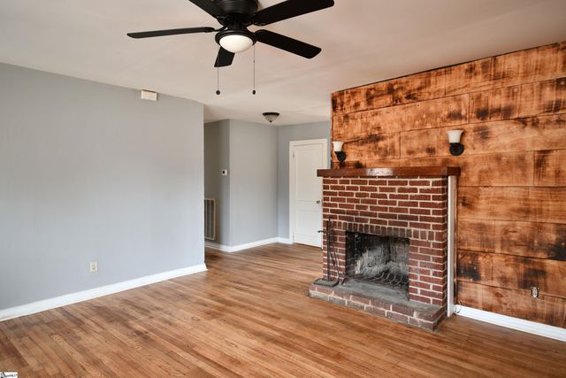 24 White Horse Road Extension, Greenville, SC 29695