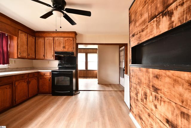 24 White Horse Road Extension, Greenville, SC 29695