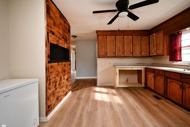 24 White Horse Road Extension, Greenville, SC 29695