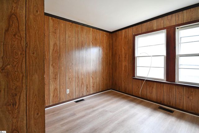 24 White Horse Road Extension, Greenville, SC 29695