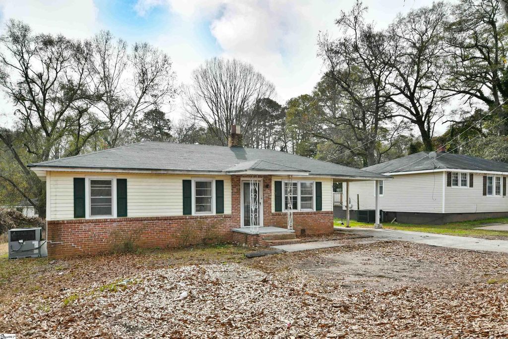 24 White Horse Road Extension, Greenville, SC 29695