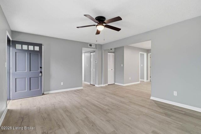 1707 Flagstaff Ct, Louisville, KY 40223