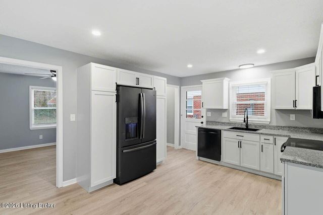 1707 Flagstaff Ct, Louisville, KY 40223