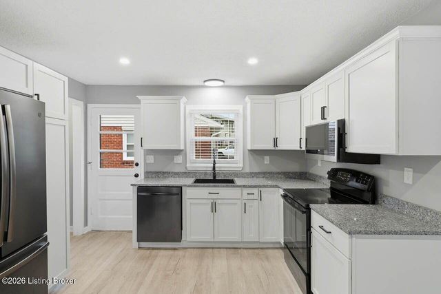 1707 Flagstaff Ct, Louisville, KY 40223