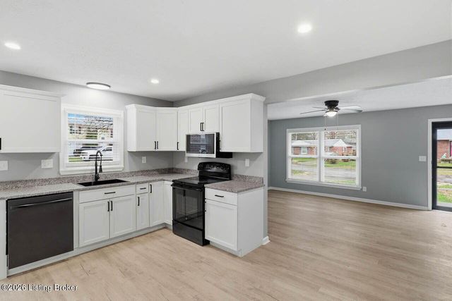 1707 Flagstaff Ct, Louisville, KY 40223