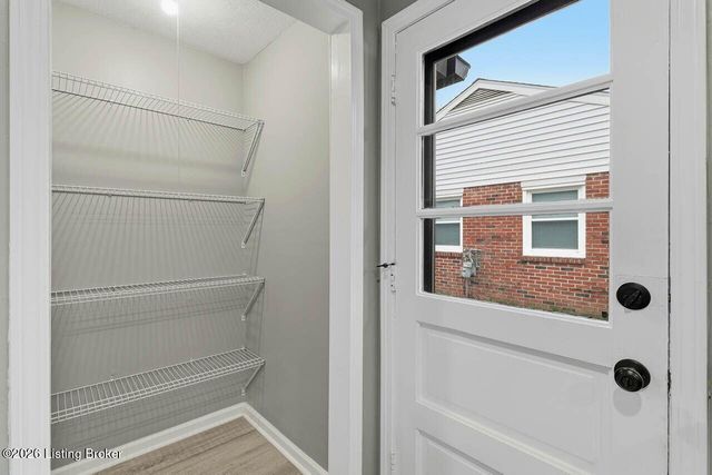 1707 Flagstaff Ct, Louisville, KY 40223