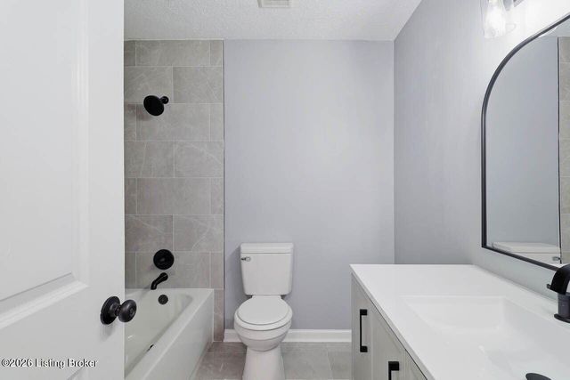 1707 Flagstaff Ct, Louisville, KY 40223