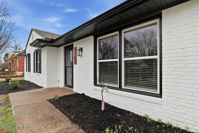 1707 Flagstaff Ct, Louisville, KY 40223