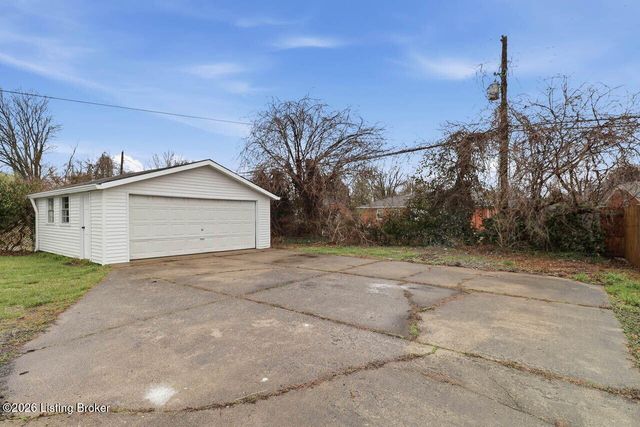 1707 Flagstaff Ct, Louisville, KY 40223