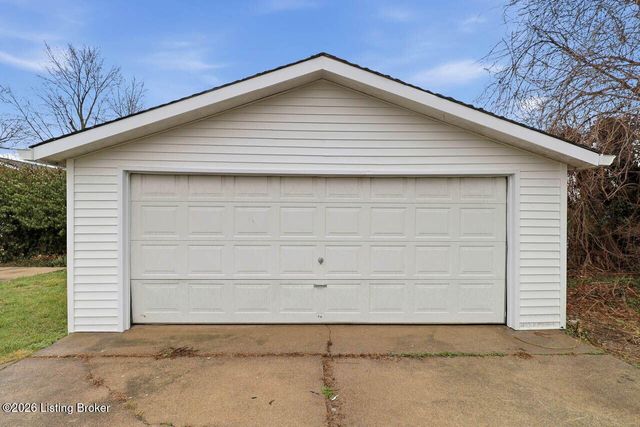 1707 Flagstaff Ct, Louisville, KY 40223