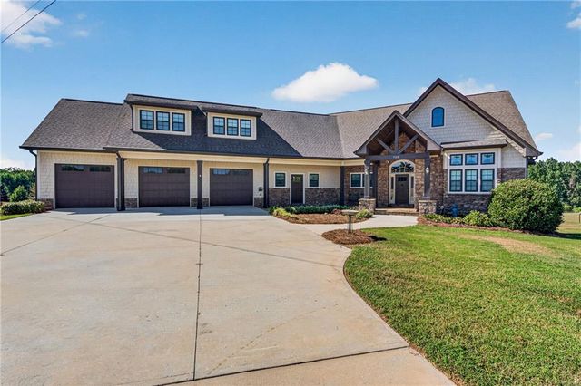 725 County Farm Road, Jefferson, GA 30549