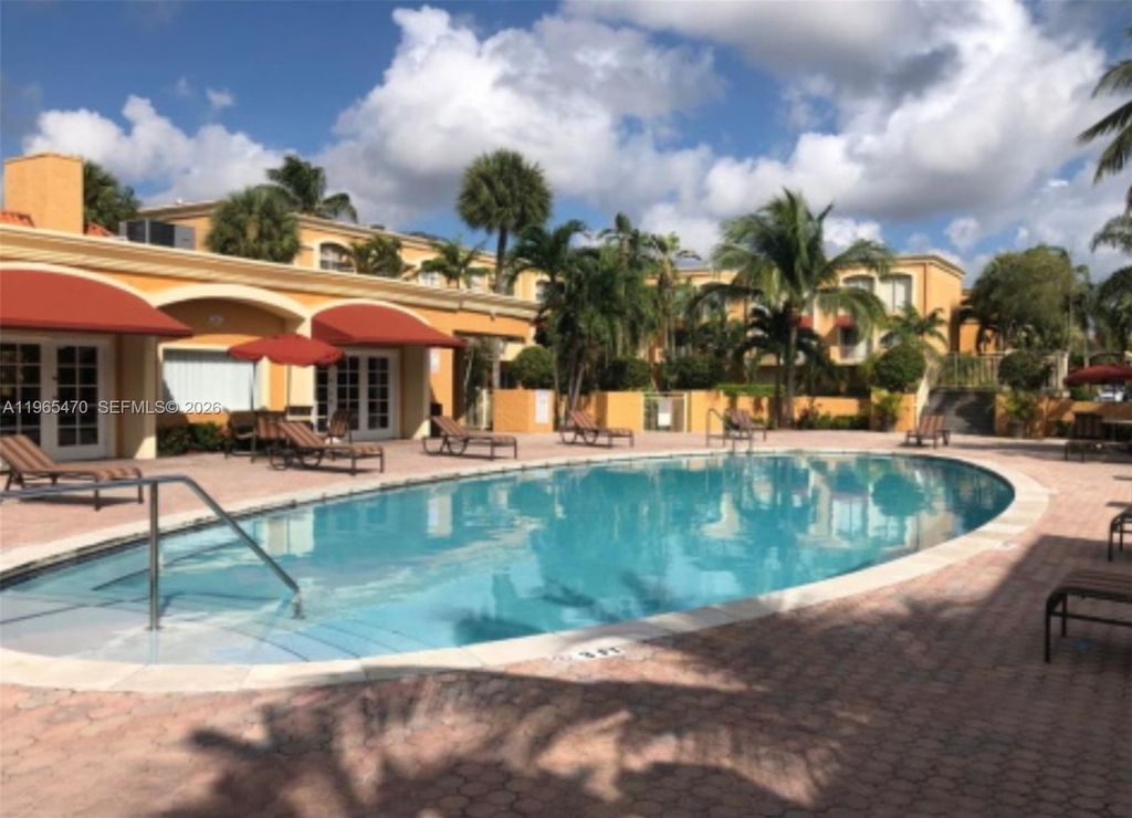 18111 NW 68th Ave F103, Hialeah, FL 33015