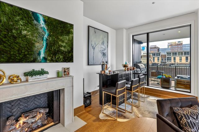 21 N May Street 501, Chicago, IL 60607