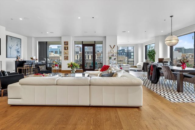 21 N May Street 501, Chicago, IL 60607