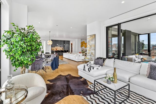 21 N May Street 501, Chicago, IL 60607