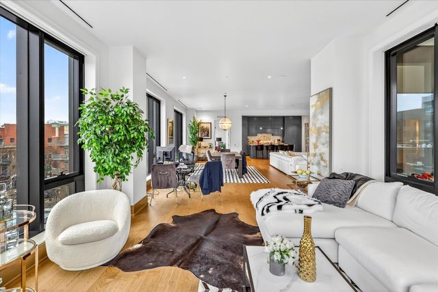 21 N May Street 501, Chicago, IL 60607