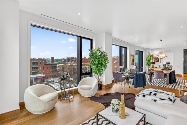 21 N May Street 501, Chicago, IL 60607