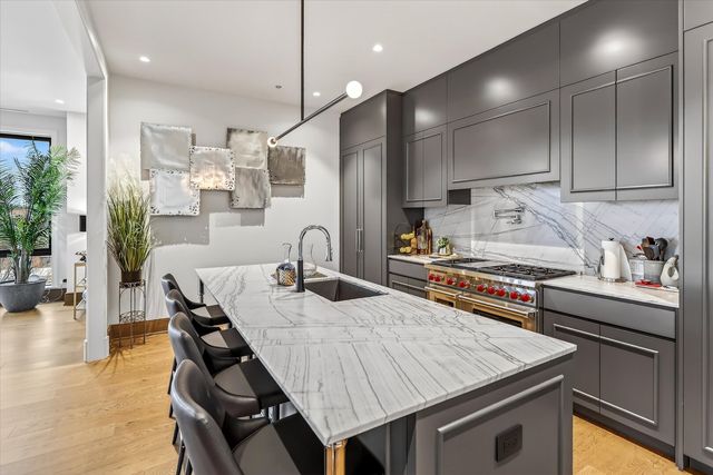 21 N May Street 501, Chicago, IL 60607