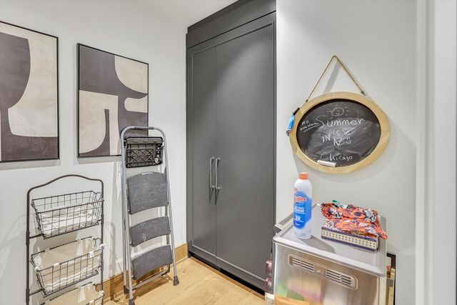 21 N May Street 501, Chicago, IL 60607