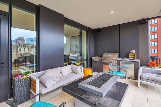 21 N May Street 501, Chicago, IL 60607