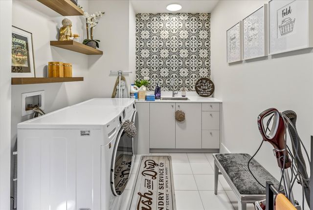 21 N May Street 501, Chicago, IL 60607