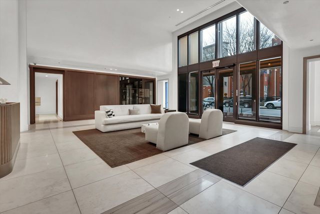 21 N May Street 501, Chicago, IL 60607