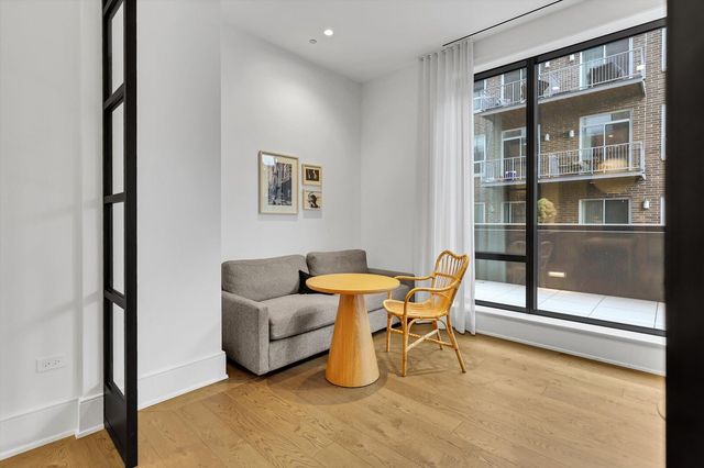 21 N May Street 501, Chicago, IL 60607