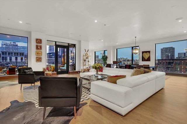 21 N May Street 501, Chicago, IL 60607