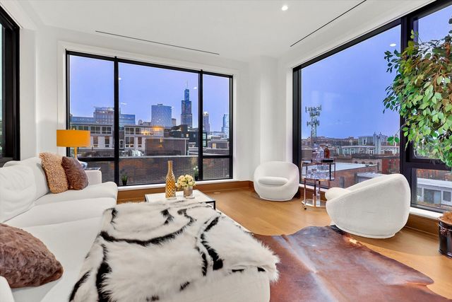 21 N May Street 501, Chicago, IL 60607