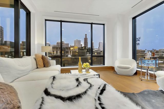 21 N May Street 501, Chicago, IL 60607