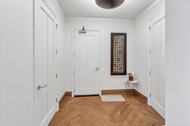 21 N May Street 501, Chicago, IL 60607