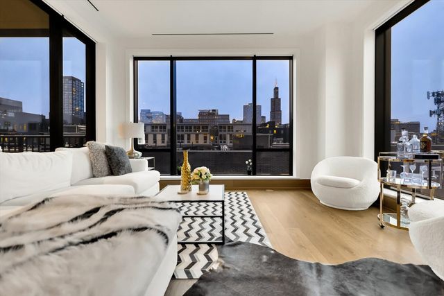 21 N May Street 501, Chicago, IL 60607