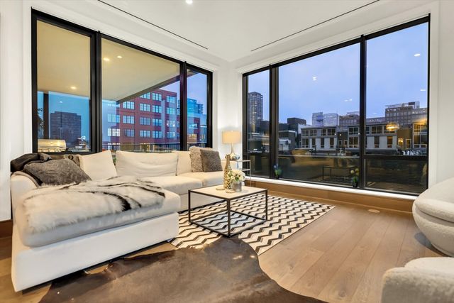 21 N May Street 501, Chicago, IL 60607