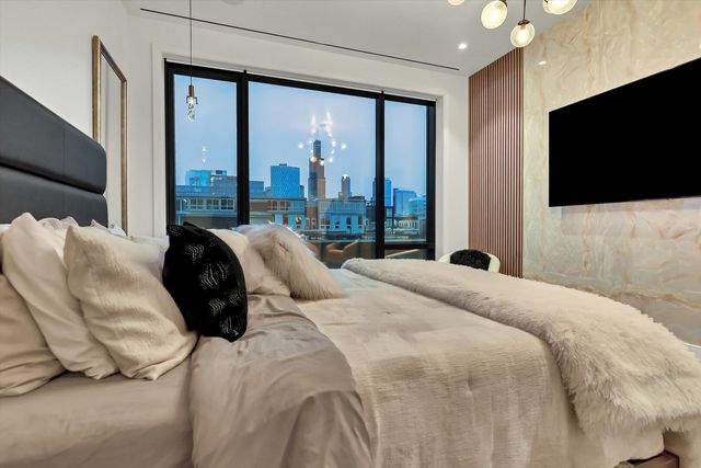 21 N May Street 501, Chicago, IL 60607