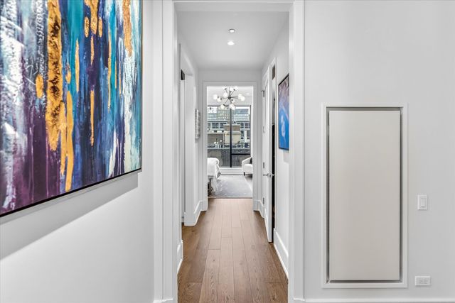 21 N May Street 501, Chicago, IL 60607