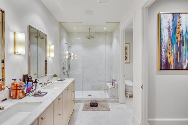 21 N May Street 501, Chicago, IL 60607