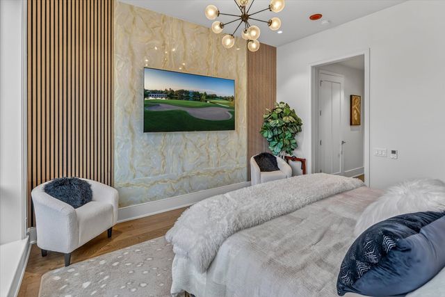 21 N May Street 501, Chicago, IL 60607