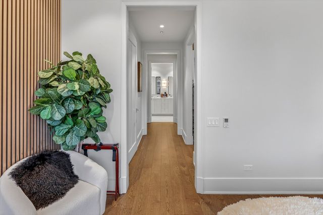 21 N May Street 501, Chicago, IL 60607