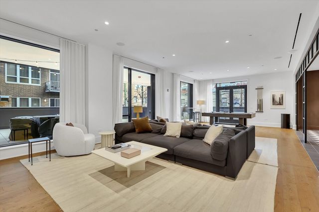 21 N May Street 501, Chicago, IL 60607