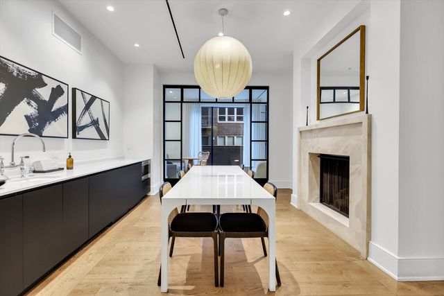 21 N May Street 501, Chicago, IL 60607